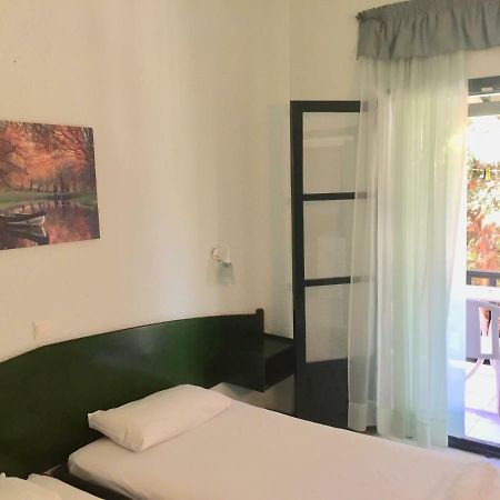 Nikos Apartments Afytos Eksteriør billede